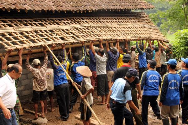 BPJS, Membangun Kembali Semangat Gotong Royong yang BPJS, Membangun Kembali Semangat Gotong Royong yang